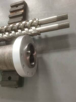 Krauss Maffei Kmd75 สกรูและกระบอกคู่